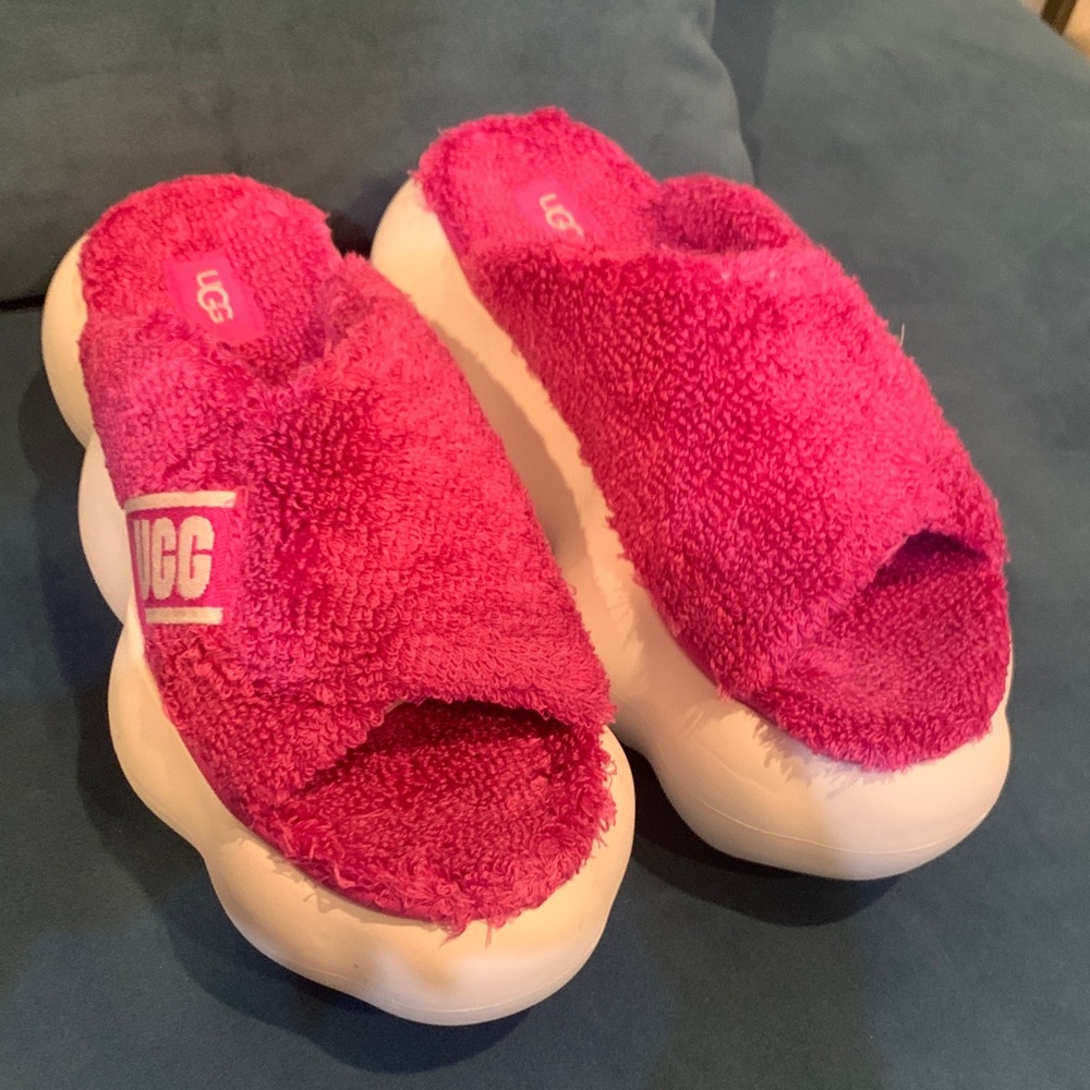 Women’s UGG Fuchsia Terry SugarCloud Slippers 3 inch platform size 7 NWOT - Picture 3 of 8